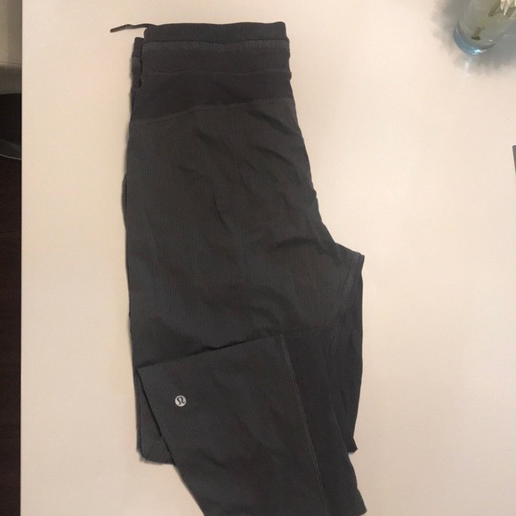 lululemon athletica Pants - Lululemon Dance Studio Crop 25’